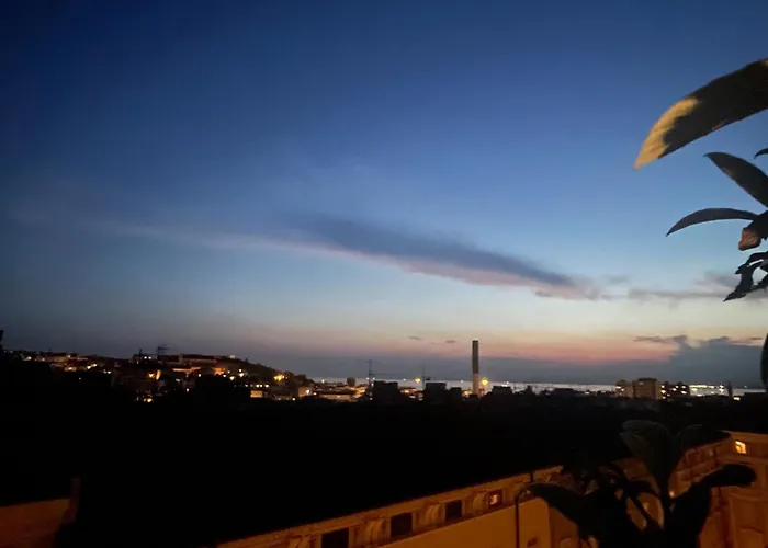 Piccola Con Terrazza Condivisa Vista Mare Bed & Breakfast Trieste